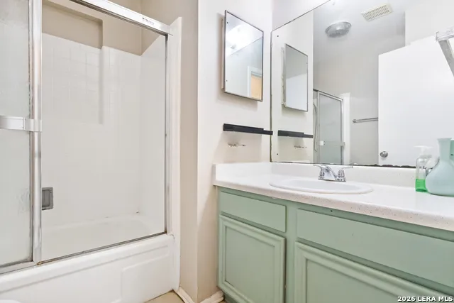 12214 Lone Shadow Trail Live Oak, TX 78233