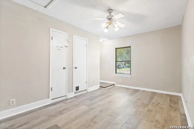 12214 Lone Shadow Trail Live Oak, TX 78233