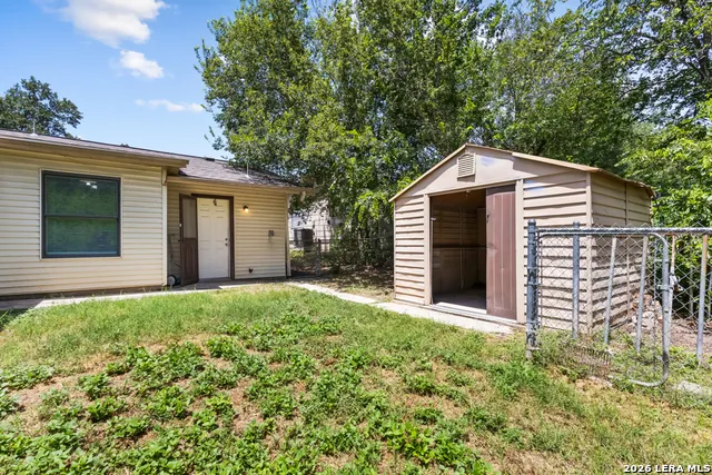 12214 Lone Shadow Trail Live Oak, TX 78233