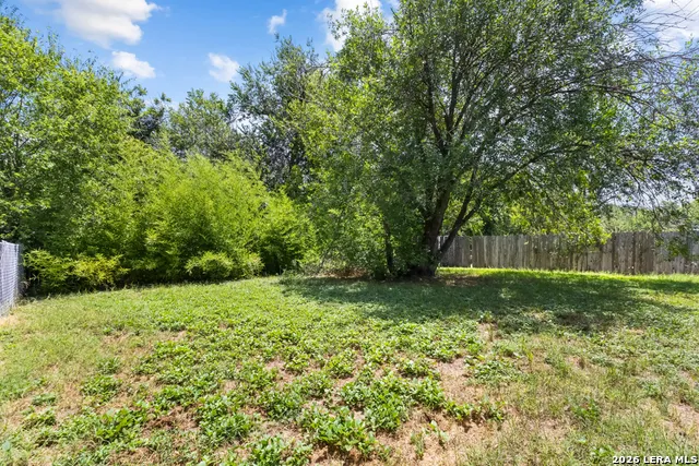 12214 Lone Shadow Trail Live Oak, TX 78233