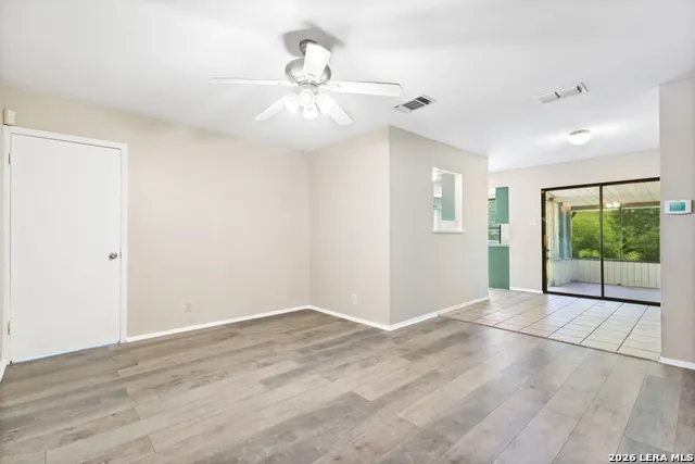 12214 Lone Shadow Trail Live Oak, TX 78233