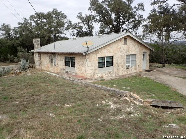 585 Indigo Pipe Creek, TX 78063