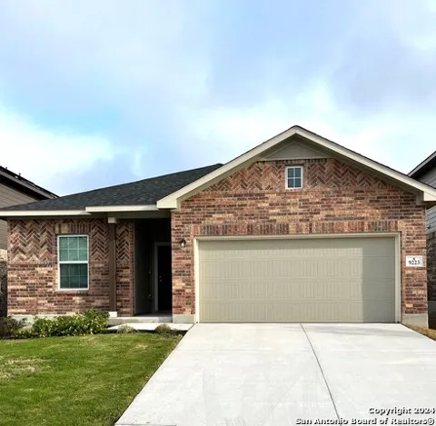 9223 Grand Western