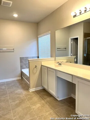 9223 Grand Western Converse, TX 78109