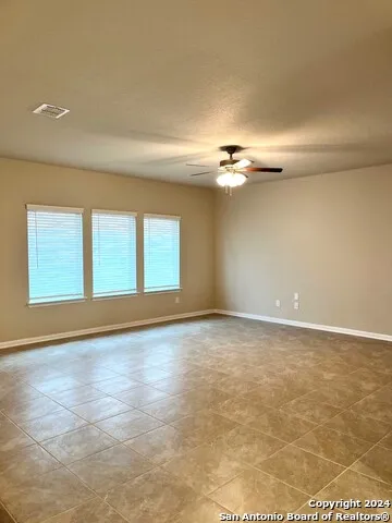 9223 Grand Western Converse, TX 78109