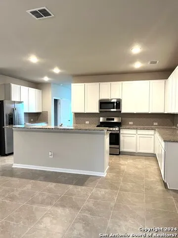 9223 Grand Western Converse, TX 78109