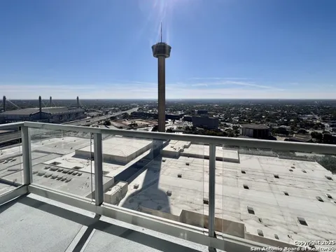 610 E market Unit 2607