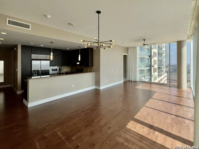 610 E market Unit 2607 San Antonio, TX 78205