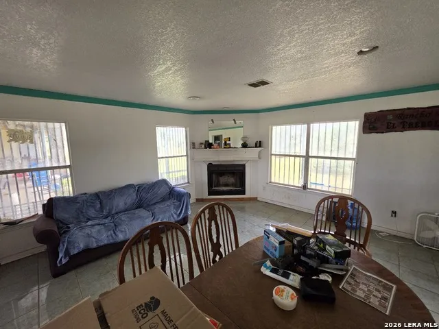 3665 Pvt Rd 5500 Uvalde, TX 78801
