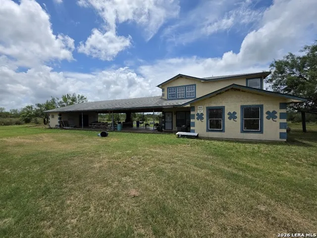 3665 Pvt Rd 5500 Uvalde, TX 78801