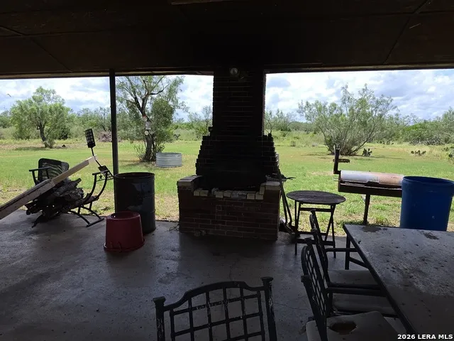 3665 Pvt Rd 5500 Uvalde, TX 78801