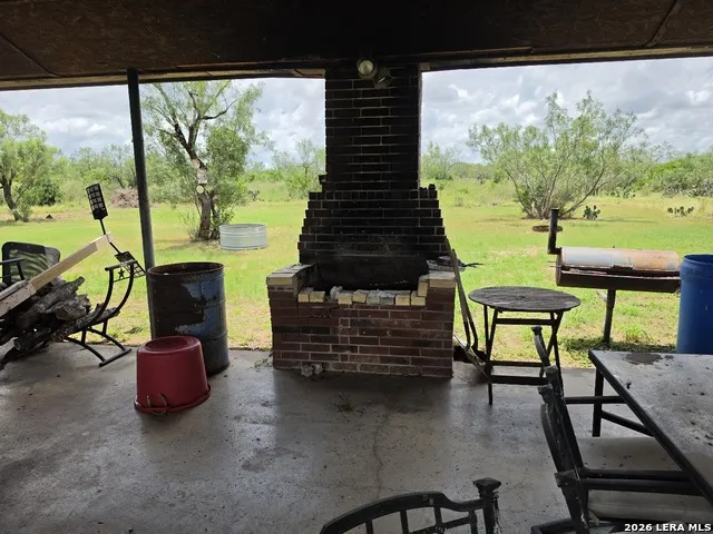 3665 Pvt Rd 5500 Uvalde, TX 78801