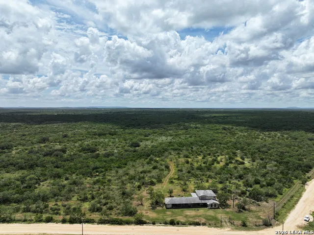 3665 Pvt Rd 5500 Uvalde, TX 78801