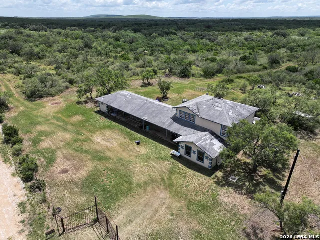 3665 Pvt Rd 5500 Uvalde, TX 78801