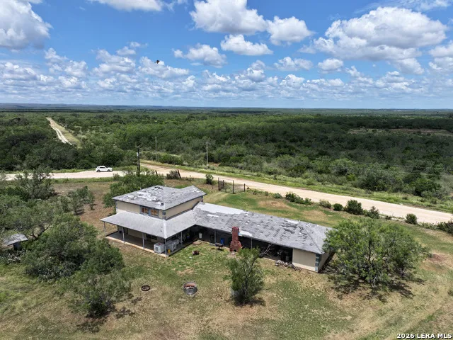 3665 Pvt Rd 5500 Uvalde, TX 78801