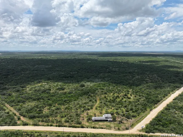 3665 Pvt Rd 5500 Uvalde, TX 78801