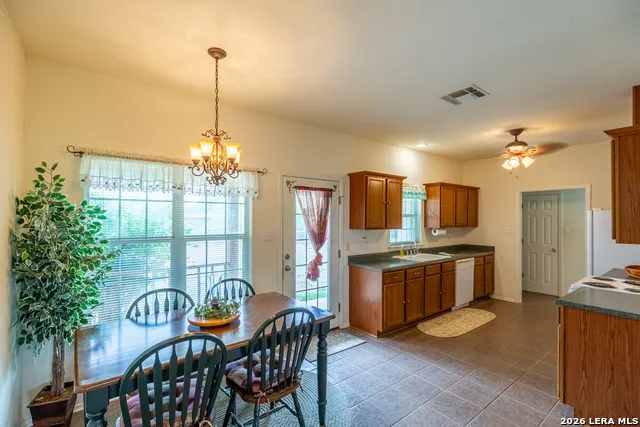 1277 County Road 138 Floresville, TX 78114