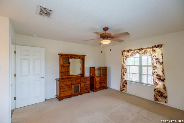 1277 County Road 138 Floresville, TX 78114
