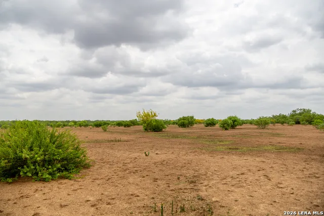 1277 County Road 138 Floresville, TX 78114