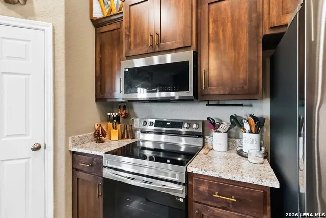 2194 S Ranch Rd 187 Sabinal, TX 78881