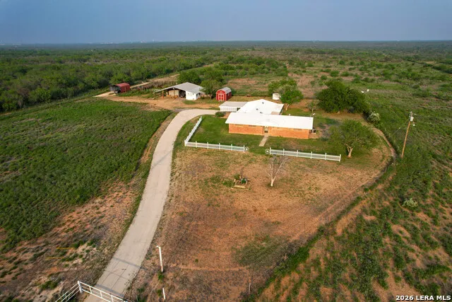 2923 FM 186 Carrizo Springs, TX 78834