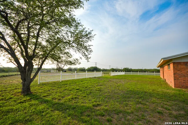 2923 FM 186 Carrizo Springs, TX 78834