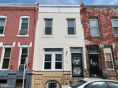 823 HUTTON STREET