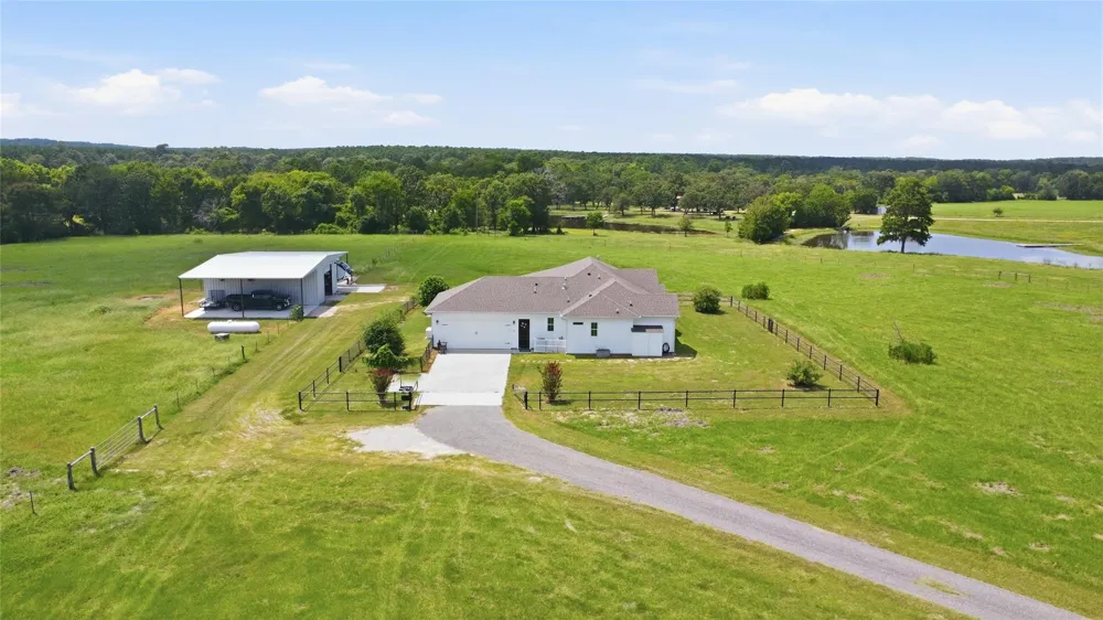 681 Emma Rd Oakhurst, TX 77365