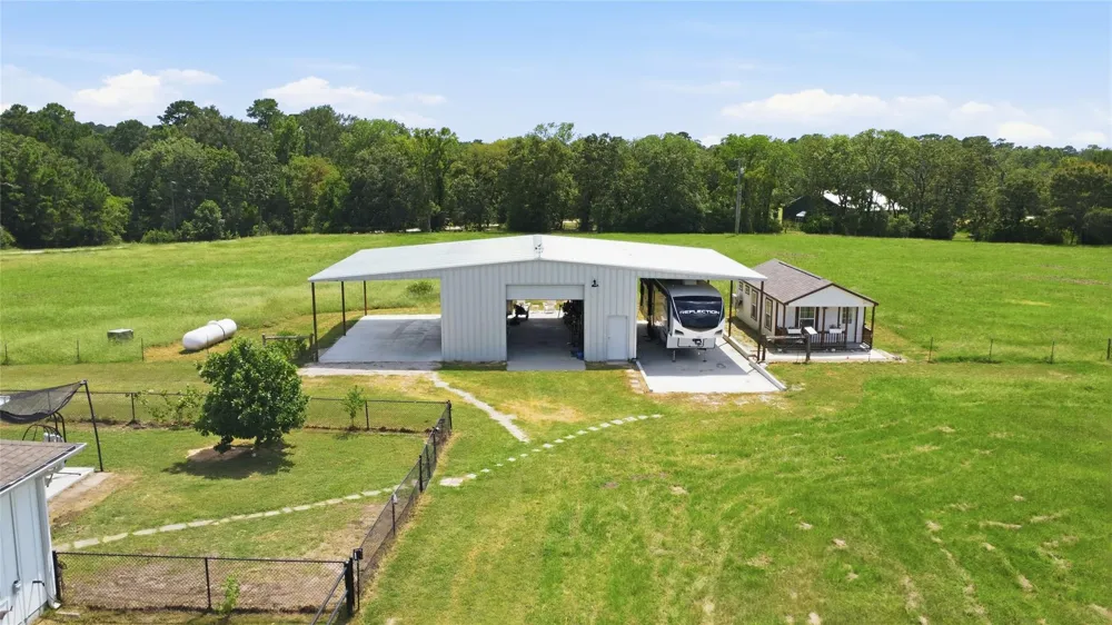 681 Emma Rd Oakhurst, TX 77365