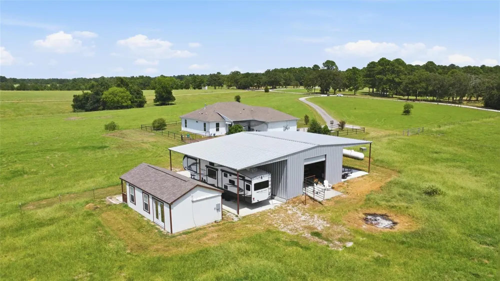 681 Emma Rd Oakhurst, TX 77365