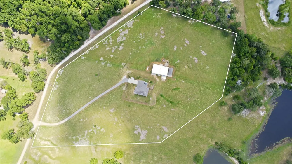 681 Emma Rd Oakhurst, TX 77365