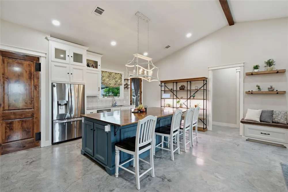 681 Emma Rd Oakhurst, TX 77365
