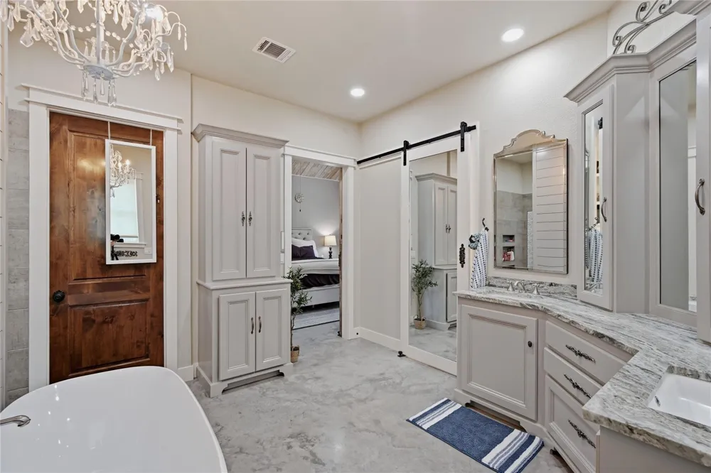 681 Emma Rd Oakhurst, TX 77365