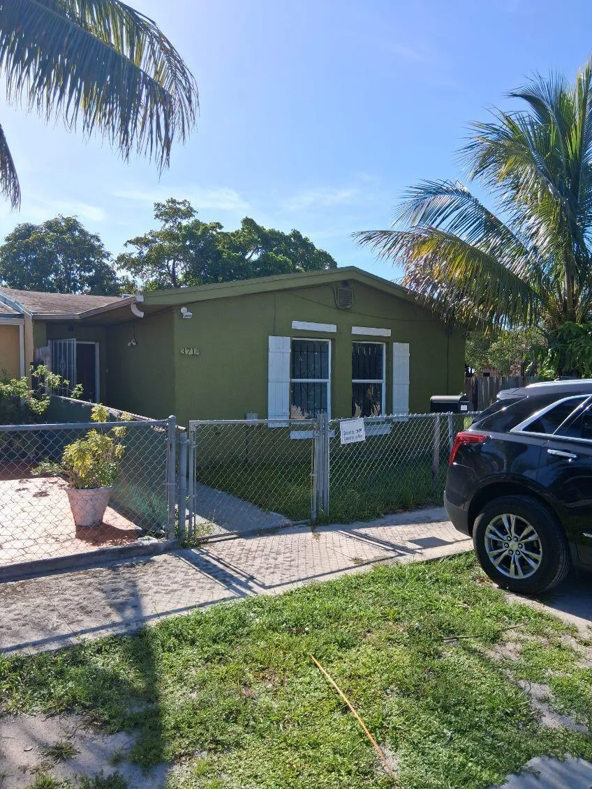 3718 NW 213th Street Miami Gardens, FL 33055