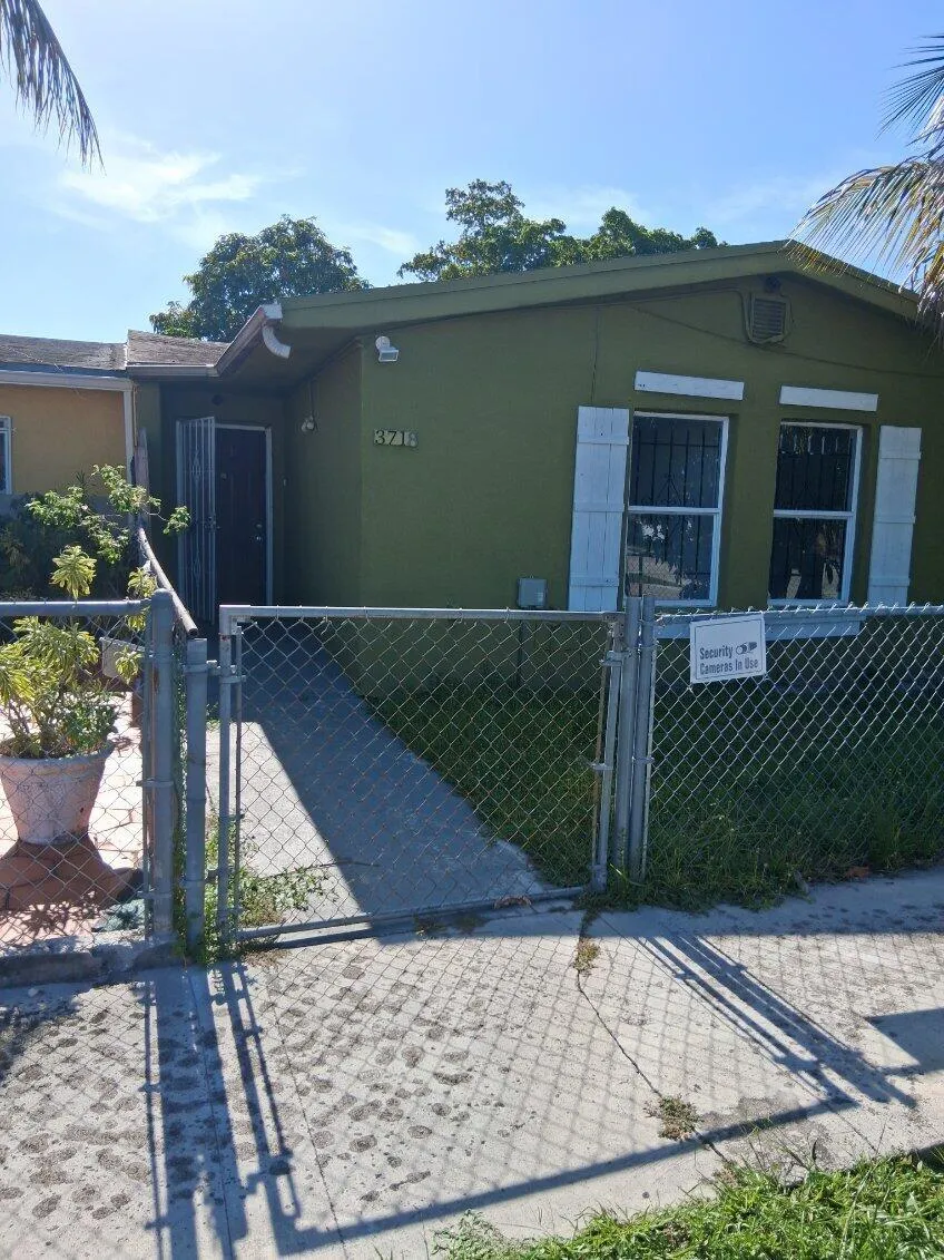 3718 NW 213th Street Miami Gardens, FL 33055