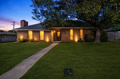 1223 Sequoia Drive