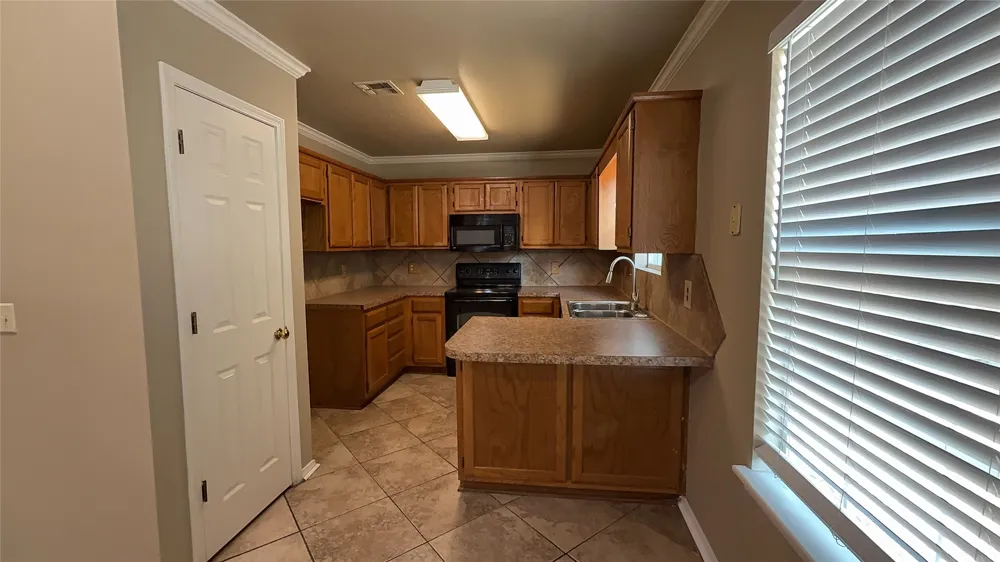 2811 W 62ND STREET Tulsa, OK 74132