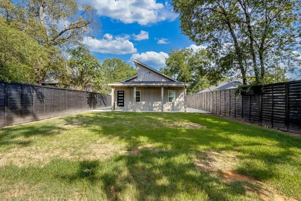 2726 Carpenter Avenue Dallas, TX 75215