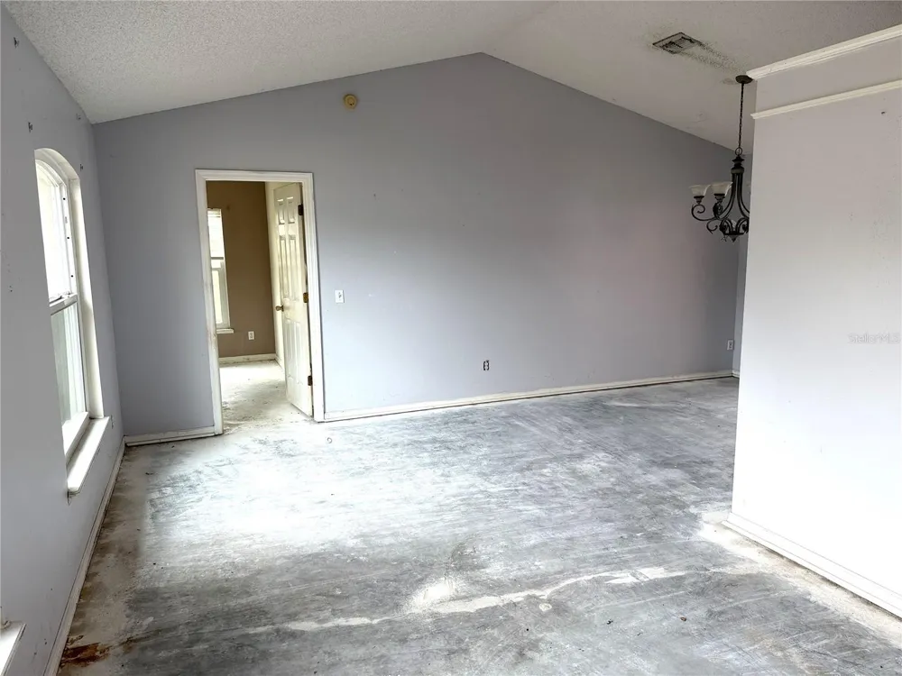 3208 KINGS RIDGE TERRACE Deltona, FL 32725