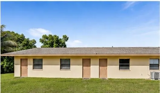 5619 MCKINLEY Hollywood, FL 33021