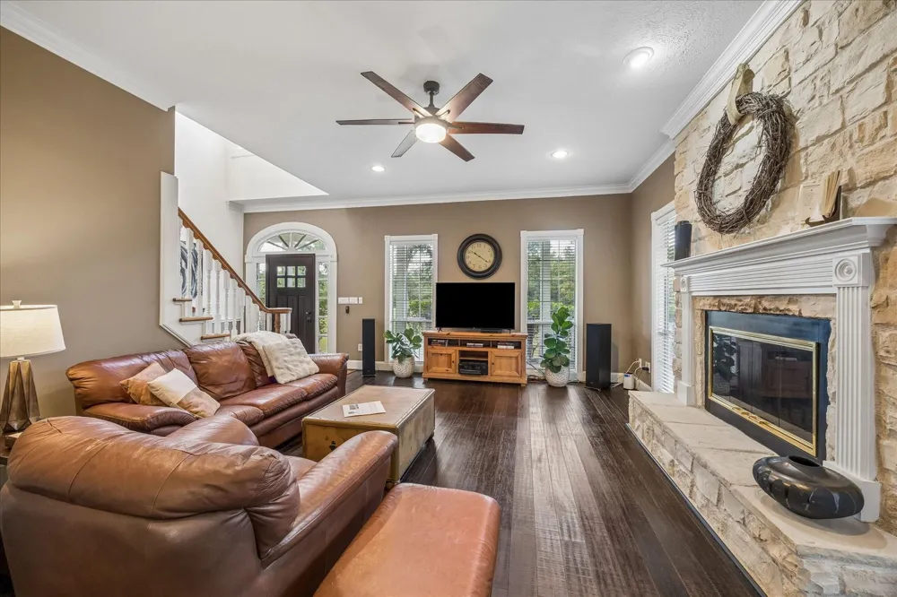 475 Piney Creek Road Bellville, TX 77418
