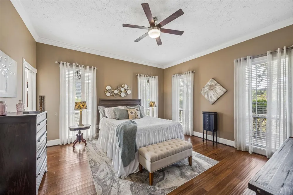 475 Piney Creek Road Bellville, TX 77418