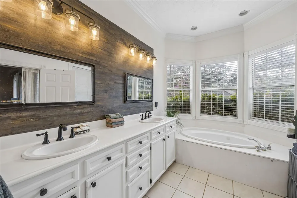 475 Piney Creek Road Bellville, TX 77418
