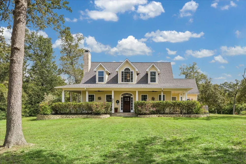475 Piney Creek Road Bellville, TX 77418