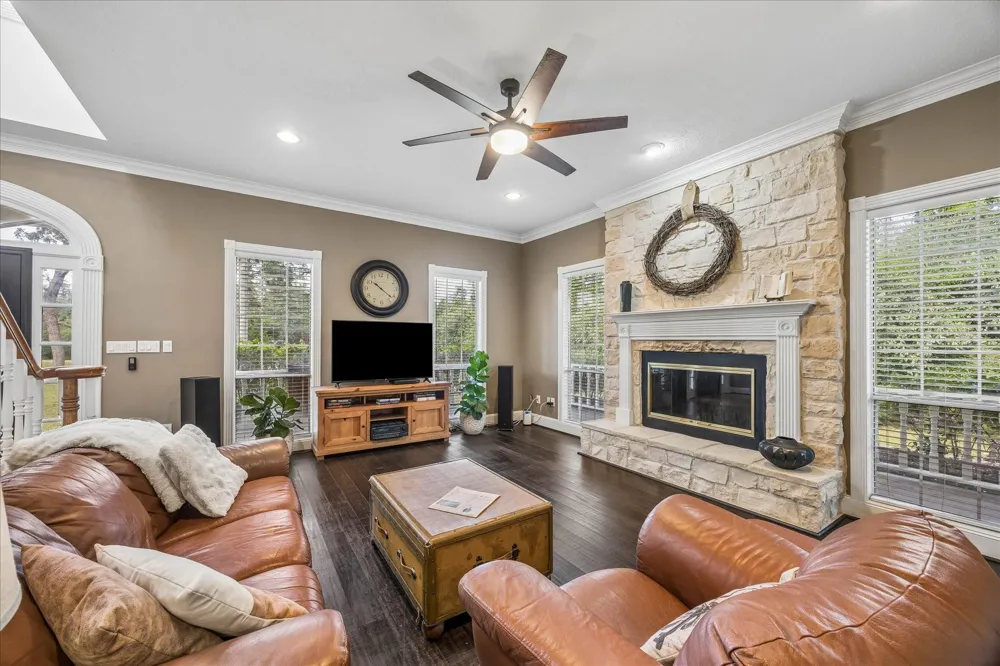 475 Piney Creek Road Bellville, TX 77418