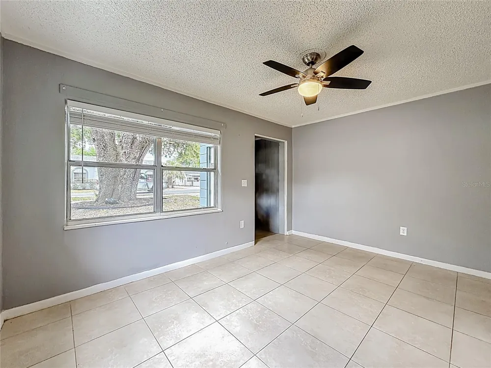 927 HOFFNER AVENUE Orlando, FL 32809