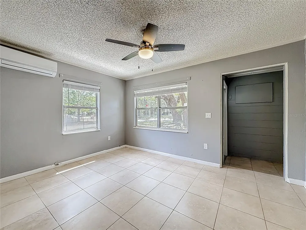 927 HOFFNER AVENUE Orlando, FL 32809