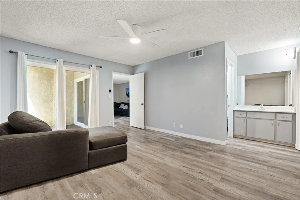 303 W Linda Vista Avenue #19 Alhambra, CA 91801
