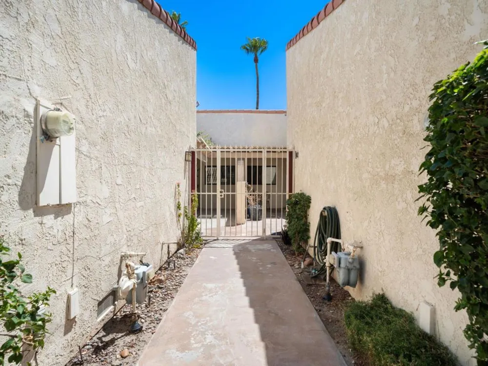 49108 Wayne Street Indio, CA 92201