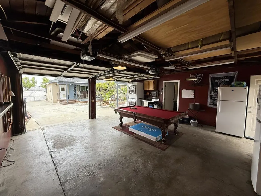 633 E G STREET Ontario, CA 91764